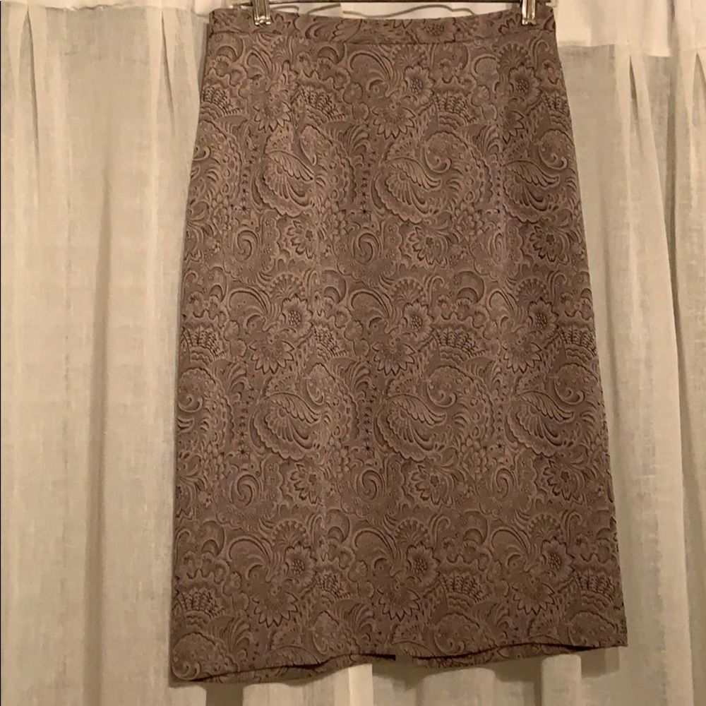 10. Vintage Women’s Pencil Skirt in Size 8. Brown